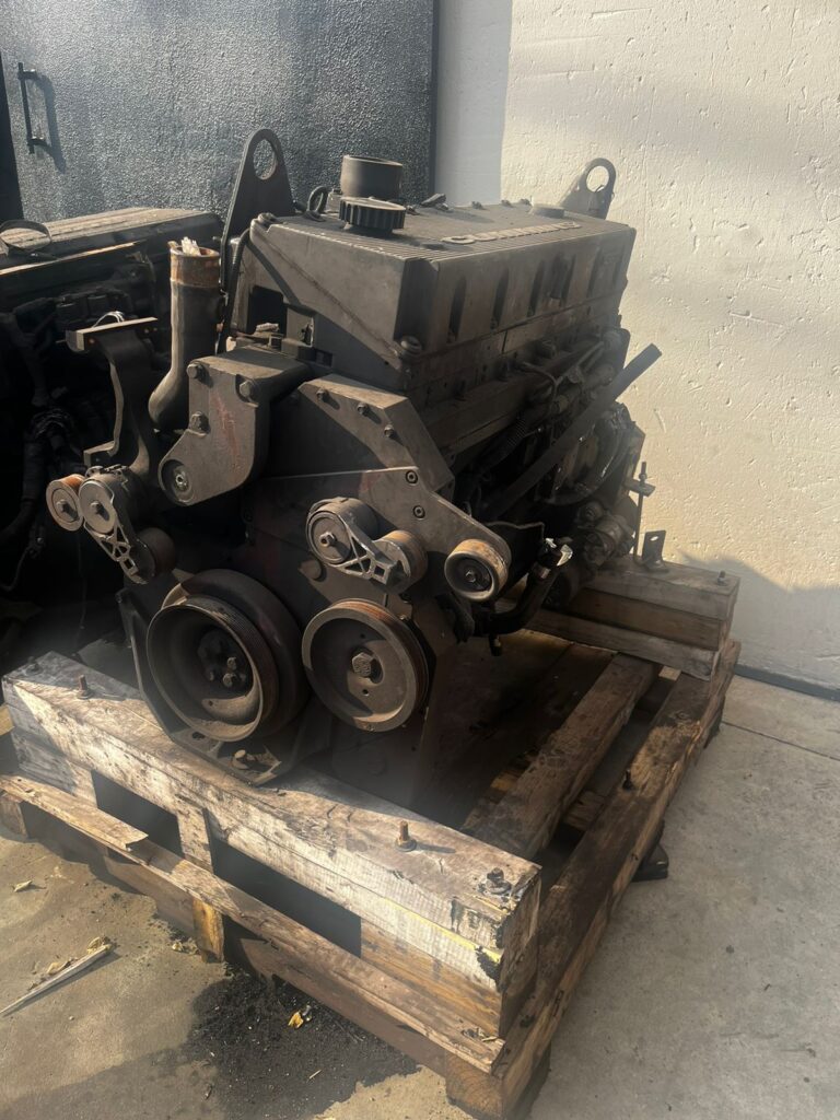 QSM 11 CUMMINS ENGINE .USED AS IS. R65000
