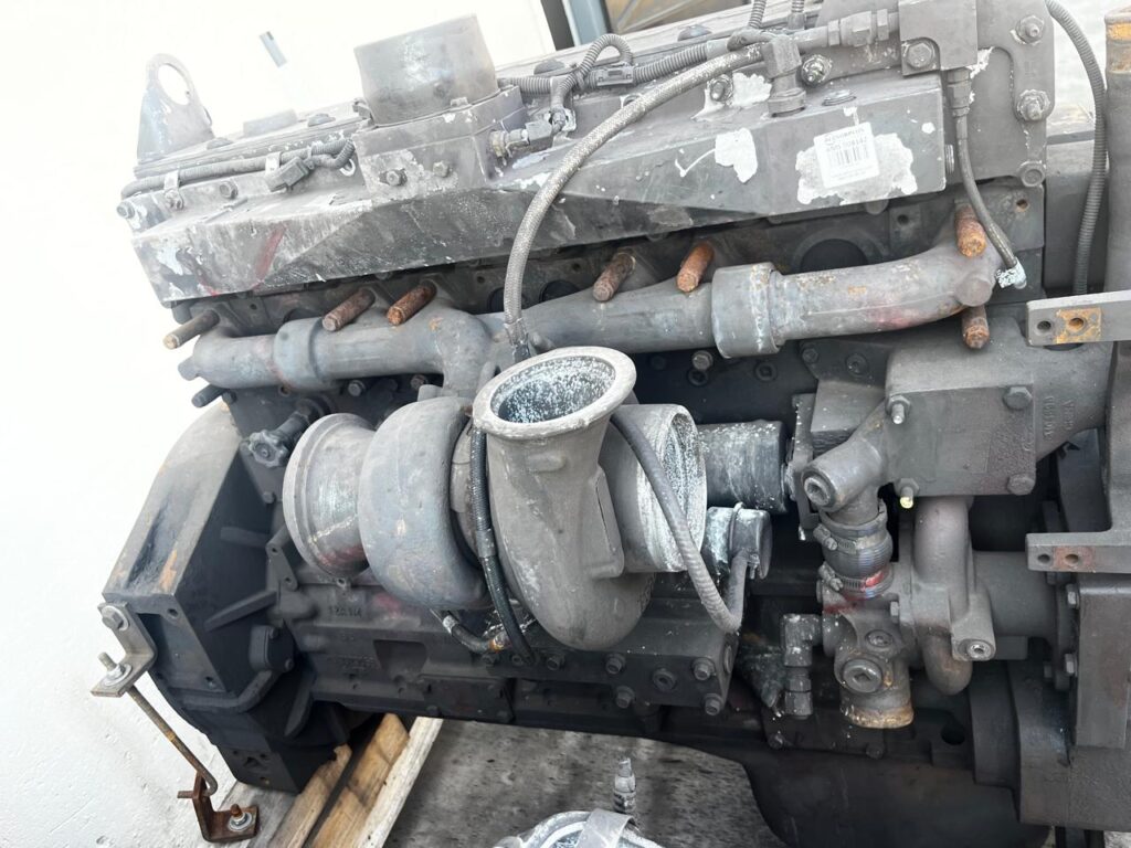 QSM 11 CUMMINS ENGINE .USED AS IS. R65000 (3)
