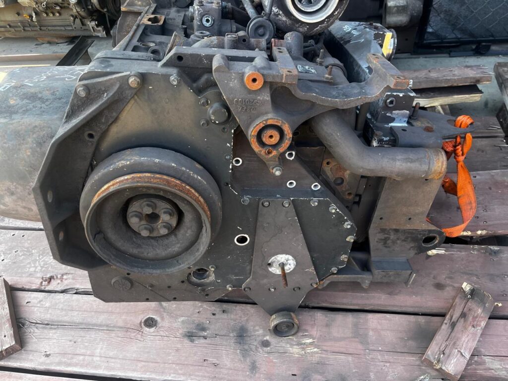 QXS 15 CUMMINS ENGINE. USED AS IS. R95000 (2)